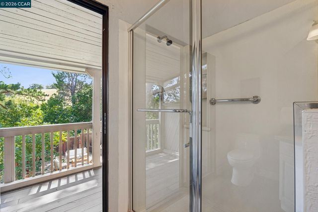 1 Heritage Oaks Rd, Pleasant Hill, CA 94523
