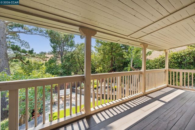 1 Heritage Oaks Rd, Pleasant Hill, CA 94523