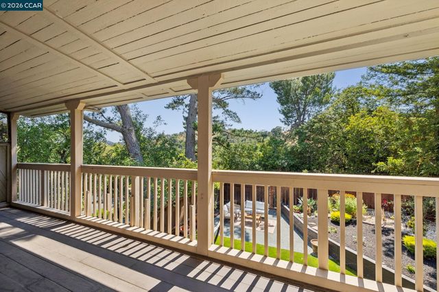 1 Heritage Oaks Rd, Pleasant Hill, CA 94523