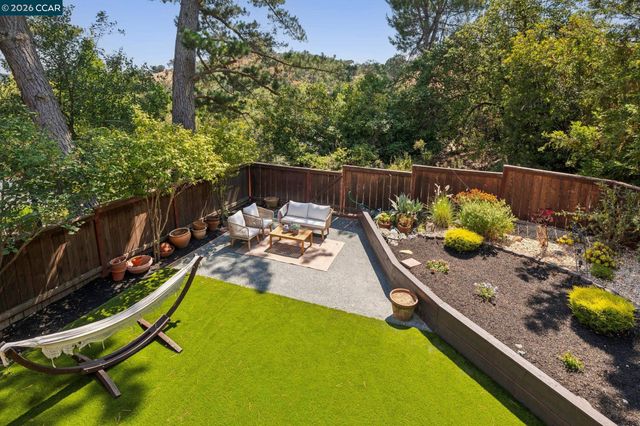 1 Heritage Oaks Rd, Pleasant Hill, CA 94523
