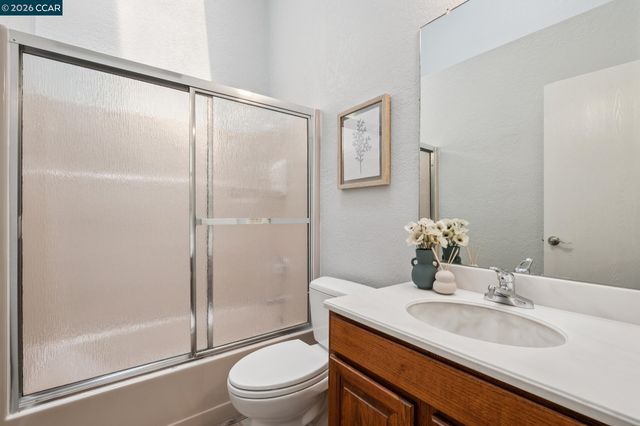 1 Heritage Oaks Rd, Pleasant Hill, CA 94523