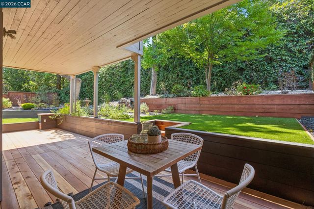 1 Heritage Oaks Rd, Pleasant Hill, CA 94523