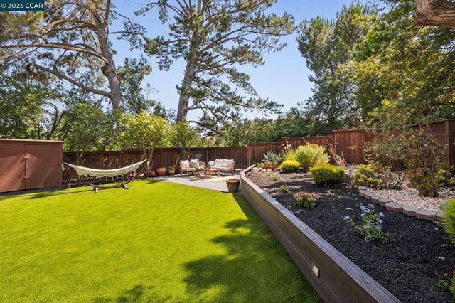 1 Heritage Oaks Rd, Pleasant Hill, CA 94523