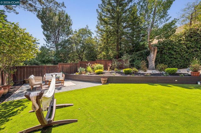 1 Heritage Oaks Rd, Pleasant Hill, CA 94523