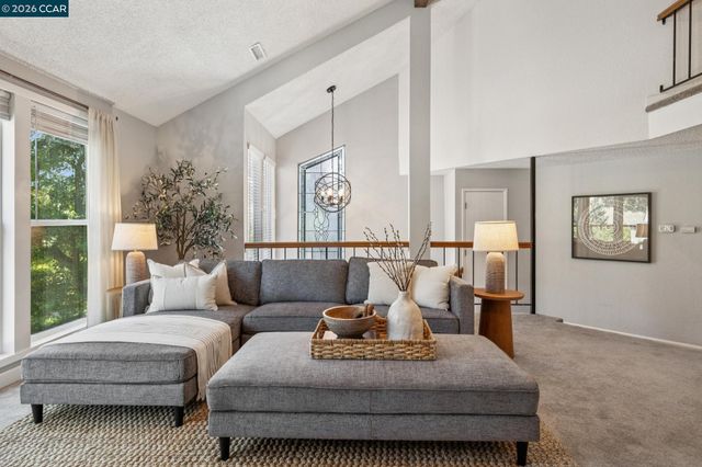 1 Heritage Oaks Rd, Pleasant Hill, CA 94523