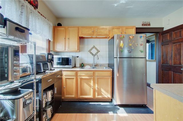 3316 W 97th Street, Cleveland, OH 44102