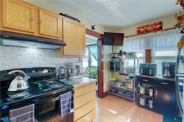 3316 W 97th Street, Cleveland, OH 44102