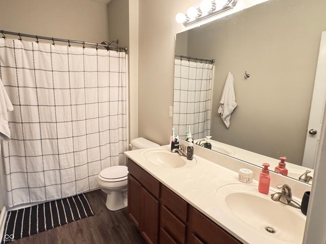 914 Baden Manor Drive, Indianapolis, IN 46217