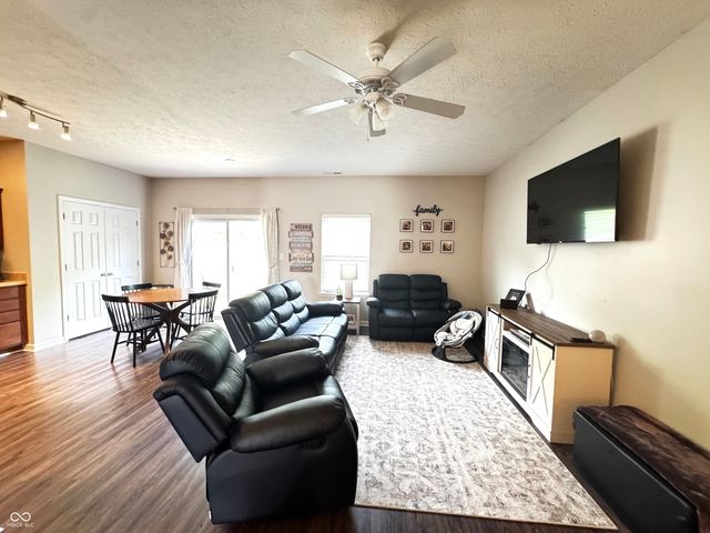 914 Baden Manor Drive, Indianapolis, IN 46217