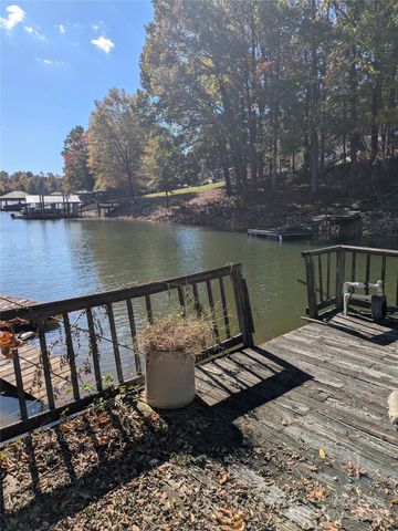 137 Hideaway Lane, Mooresville, NC 28117