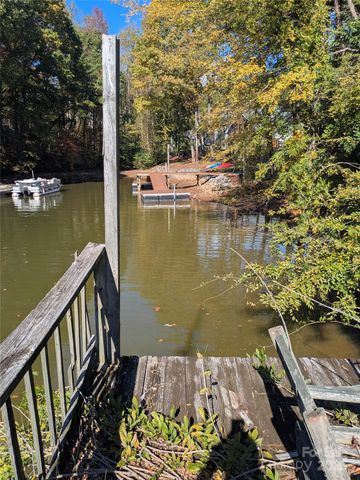 137 Hideaway Lane, Mooresville, NC 28117