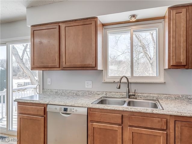 3795 N Sunnyfield Drive, Copley, OH 44321