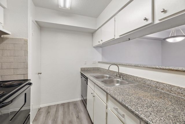 10101 Forum Park Drive 2097, Houston, TX 77036