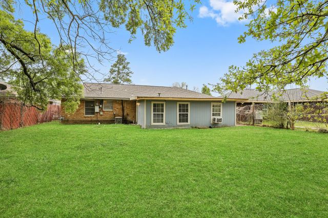 9315 Laura Koppe Road, Houston, TX 77078