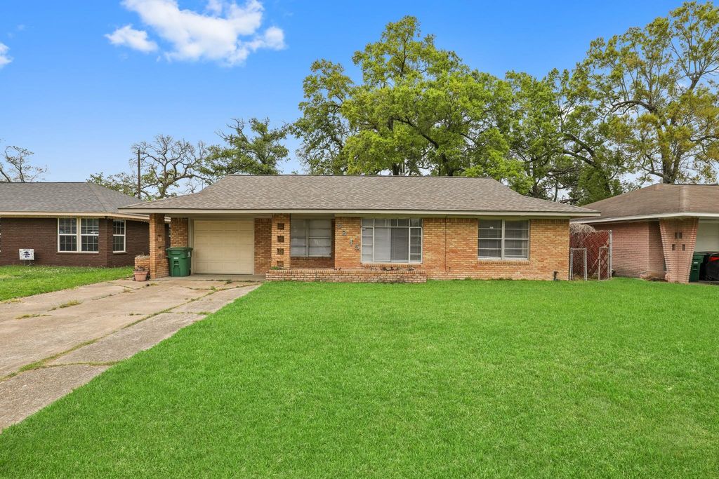 9315 Laura Koppe Road, Houston, TX 77078