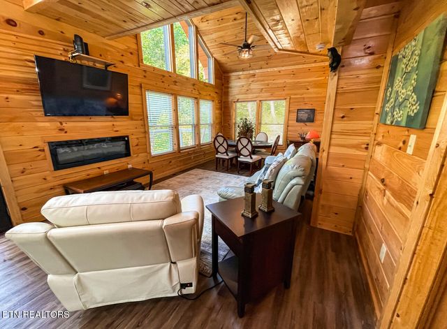 866 Cabin Creek Way, Sevierville, TN 37862