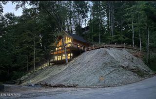 866 Cabin Creek Way, Sevierville, TN 37862