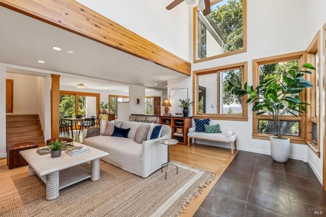 2125 Trinity Rd, Glen Ellen, CA 95442