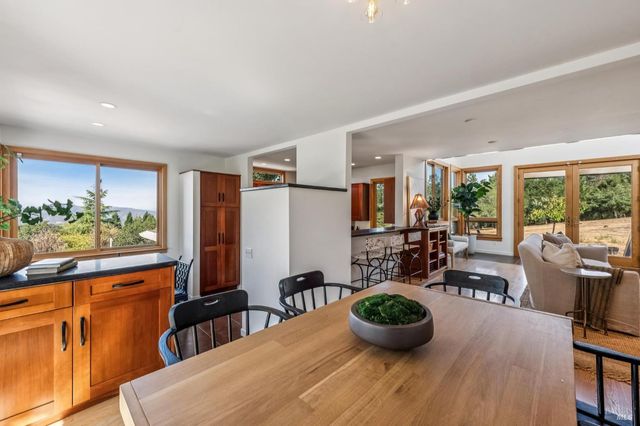 2125 Trinity Rd, Glen Ellen, CA 95442