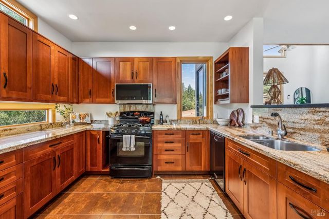 2125 Trinity Rd, Glen Ellen, CA 95442
