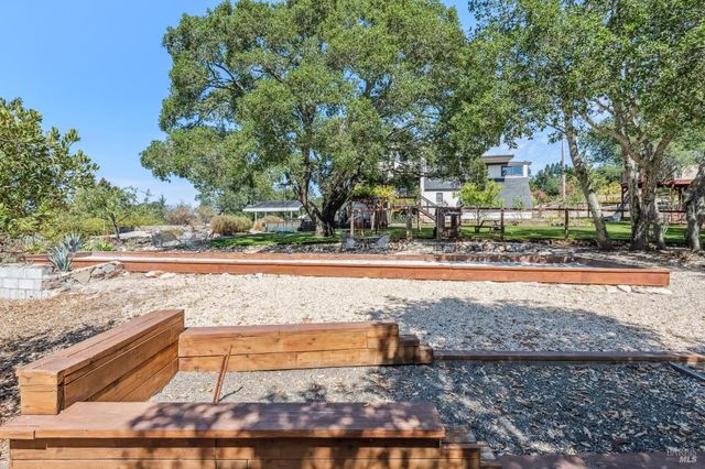 2125 Trinity Rd, Glen Ellen, CA 95442