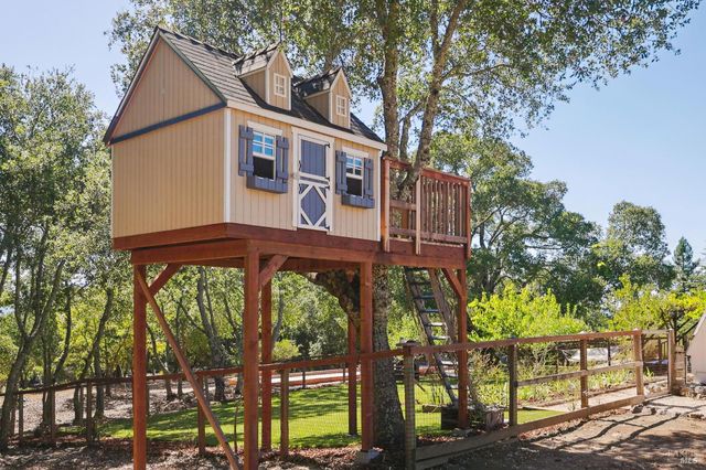 2125 Trinity Rd, Glen Ellen, CA 95442