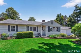 2 Diamond Drive, Newtown, CT 06470