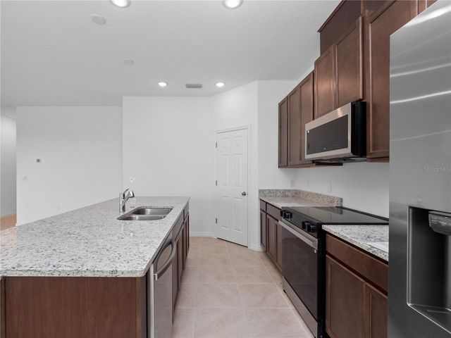 329 MARION LOOP, Haines City, FL 33844