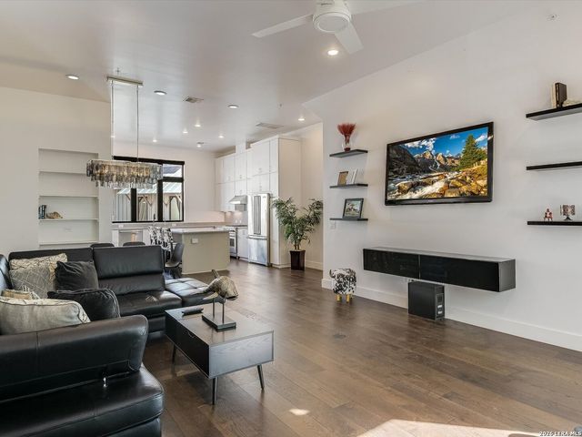 1226 S Presa St Unit 105, San Antonio, TX 78210