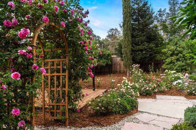 2393 Highland Hills Dr, El Dorado Hills, CA 95762