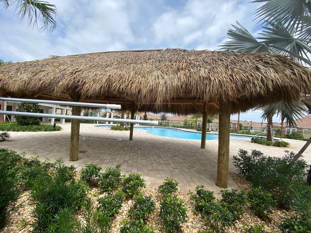 1185 TRAPPERS TRAIL LOOP, Davenport, FL 33896