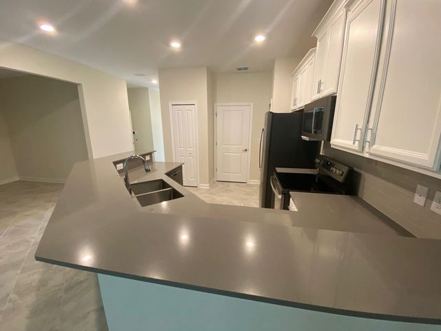 1185 TRAPPERS TRAIL LOOP, Davenport, FL 33896