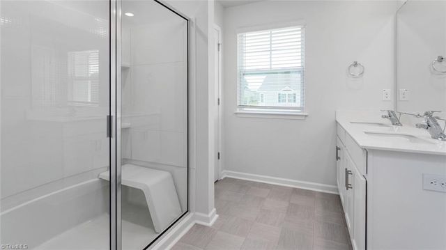1424 Amberview Lane, Kernersville, NC 27284