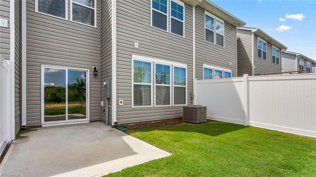 1424 Amberview Lane, Kernersville, NC 27284
