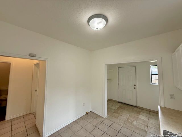 1130 W Winnipeg, San Antonio, TX 78225