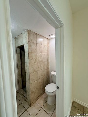 1130 W Winnipeg, San Antonio, TX 78225