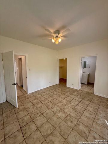 1130 W Winnipeg, San Antonio, TX 78225