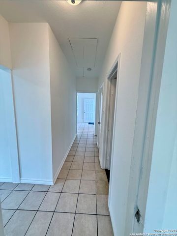 1130 W Winnipeg, San Antonio, TX 78225