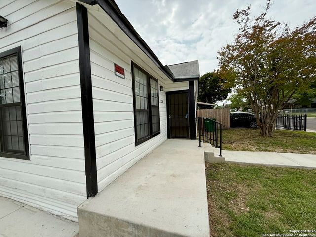 1130 W Winnipeg, San Antonio, TX 78225