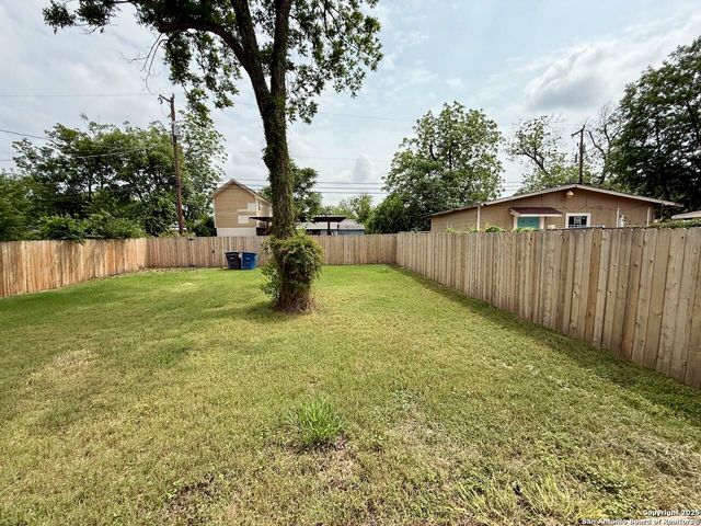 1130 W Winnipeg, San Antonio, TX 78225
