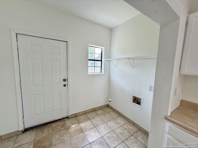 1130 W Winnipeg, San Antonio, TX 78225