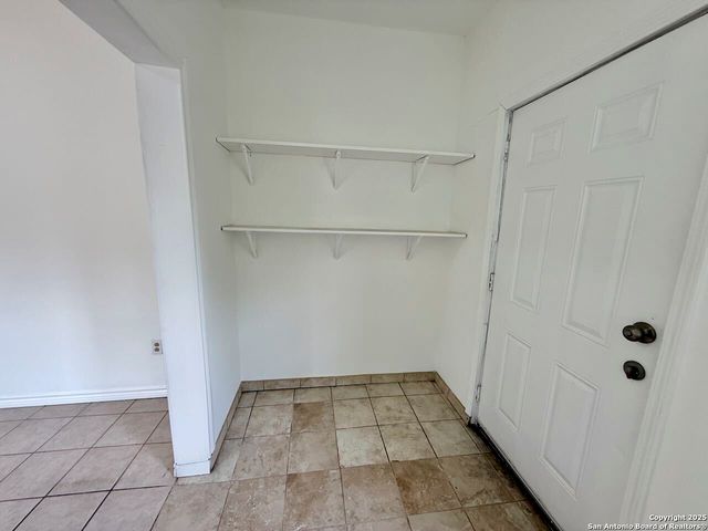 1130 W Winnipeg, San Antonio, TX 78225
