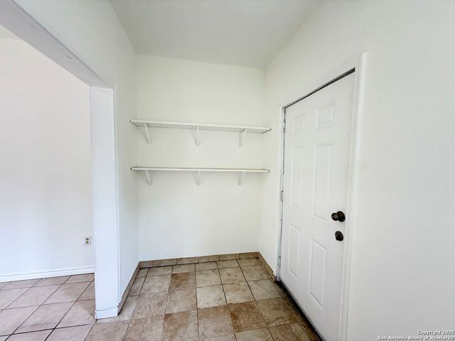 1130 W Winnipeg, San Antonio, TX 78225