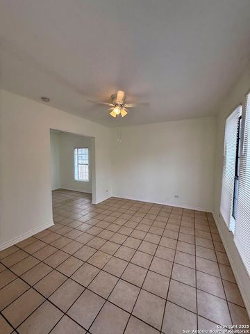 1130 W Winnipeg, San Antonio, TX 78225
