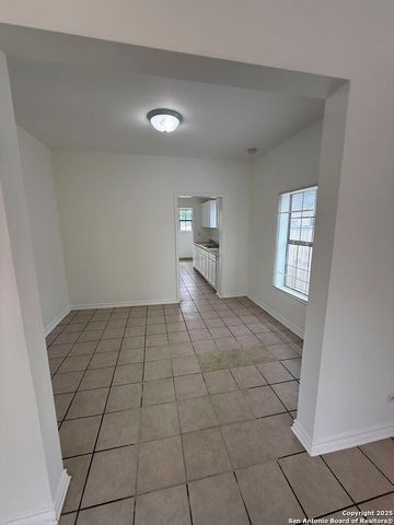 1130 W Winnipeg, San Antonio, TX 78225