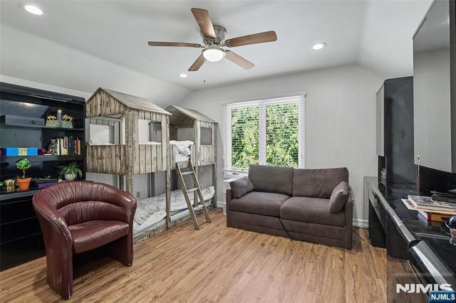 9 Cameron Road, Saddle River, NJ 07458