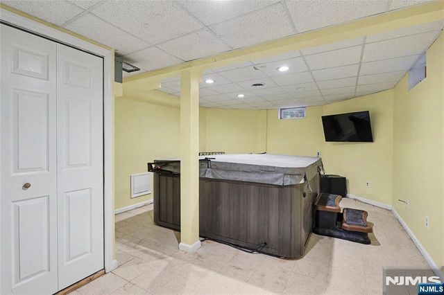 9 Cameron Road, Saddle River, NJ 07458