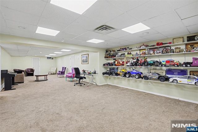 9 Cameron Road, Saddle River, NJ 07458