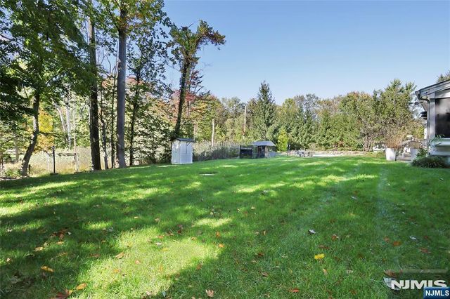 9 Cameron Road, Saddle River, NJ 07458
