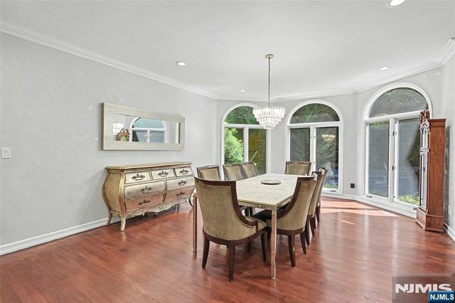 9 Cameron Road, Saddle River, NJ 07458